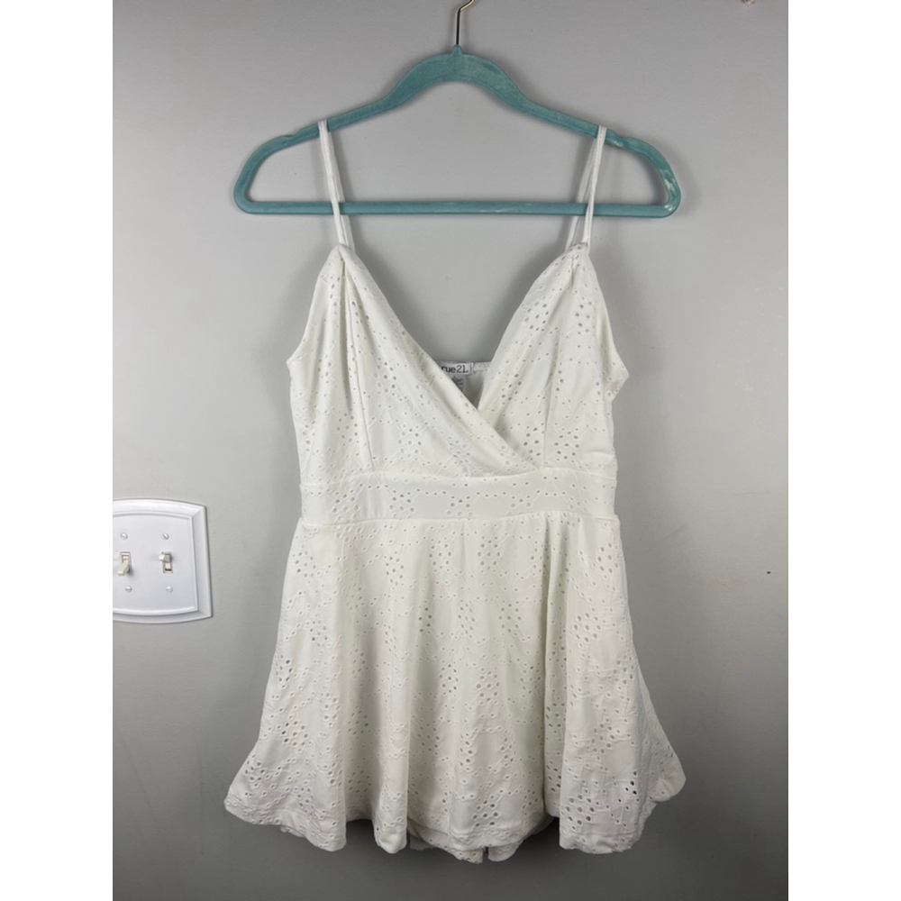 Rue21 White Eyelet Lace Fit & Flare Romper Dress Built-In Shorts Size L Y2K Soft